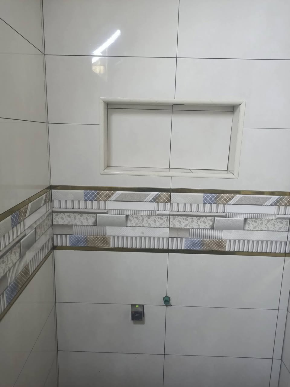 ***********
ابو ملاك خلفه سيراميك وبورسلين لوح 120 بي 60 جدران وارضيه اسعار مناسبه ونلتزم بالمواعيد مقيم ببغداد
