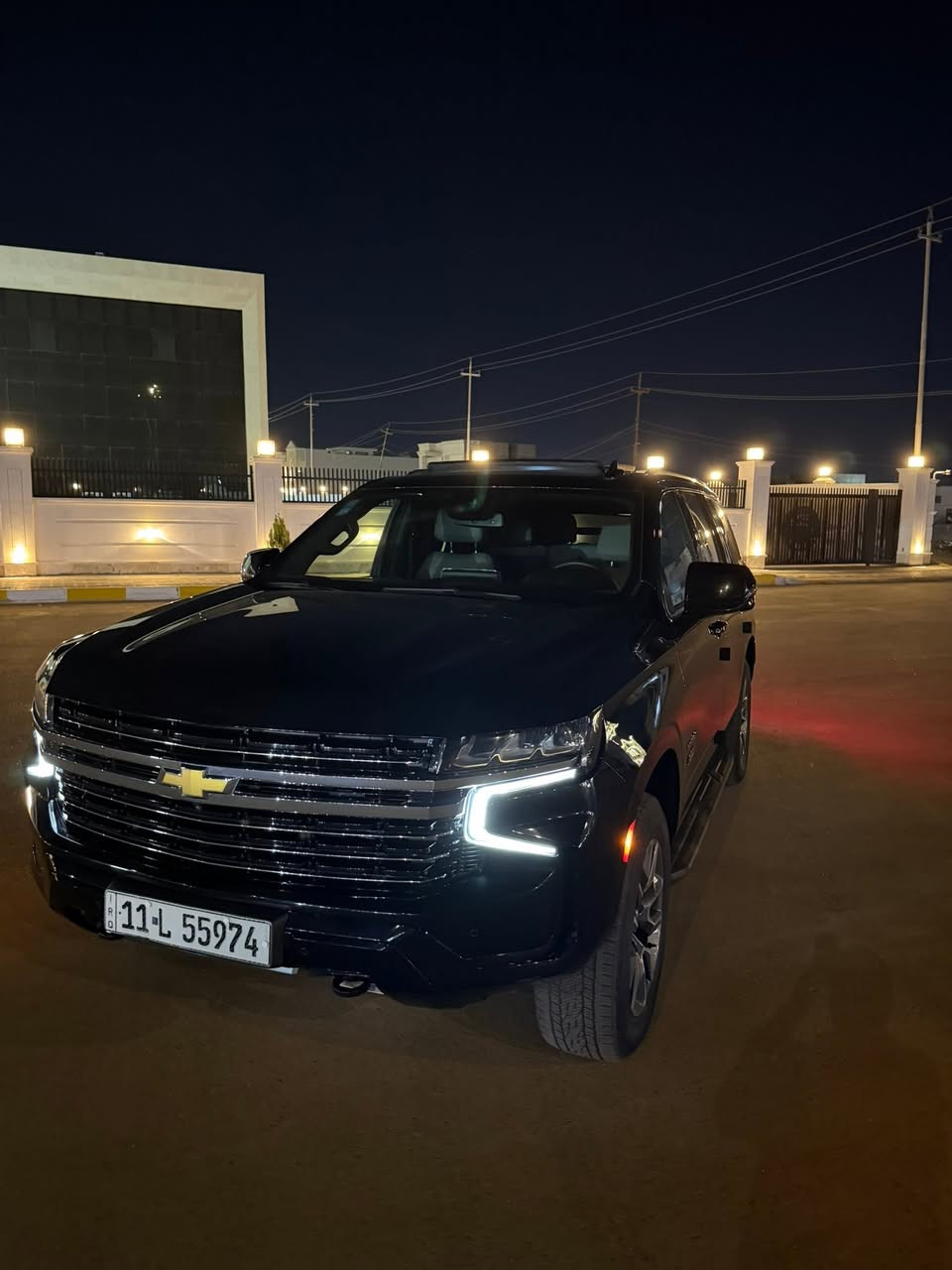 تاهو 2023 وكالة الغانم LT
مواصفات 
بصمة 
بنوراما 
عداد ديجيتال 
شاشة كبيره 
تدفئة كشنات 
محرك 8 سلندر 5.3 
خزن ميموري 
ستيرن كهرباء 
صندوق كهرباء 
كشنات امامية كهرباء التحكم 
كشنات الخلفية كهرباء التحكم 
ثلاجة 
كشنات جلد 
 رادار امامي +خلفي +جانبي 
4كامرات 
 دفع ثنائي 
السياره كفاله عامة بحالة الزيرو كفاله من دبل كود ورصعه وبارد وجلخ  
ماشيه 50 الف كيلو 
السعر 480 ورقة وبيه مجال 
للاستفسار ***********
مكان السياره رمادي
