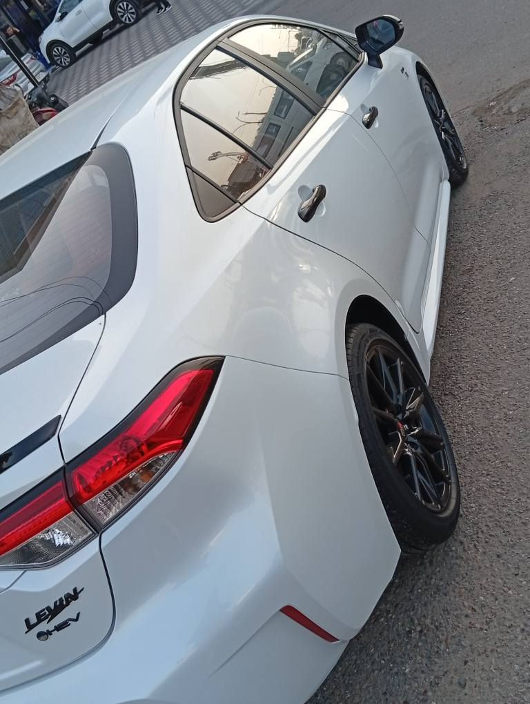 🌹 تحية طيبة🌹
 🛑كورلا هايبرد  .S.   شكل الامريكي
🛑 بلاك ادشن فول مواصفات S        2025
🛑رقم بغداد  
 🛑ماشية 12الف فقط  
🛑مكفولة كفالة عامه 
🛑فول مواصفات  جاهزة من كلشي ع وضع الشركة
🛑السعر 24.300بيها مجال بسيط 
🛑مكاني بغداد الصليخ 
📲الاتصال
📲***********
📲*********** بغداد, العراق
