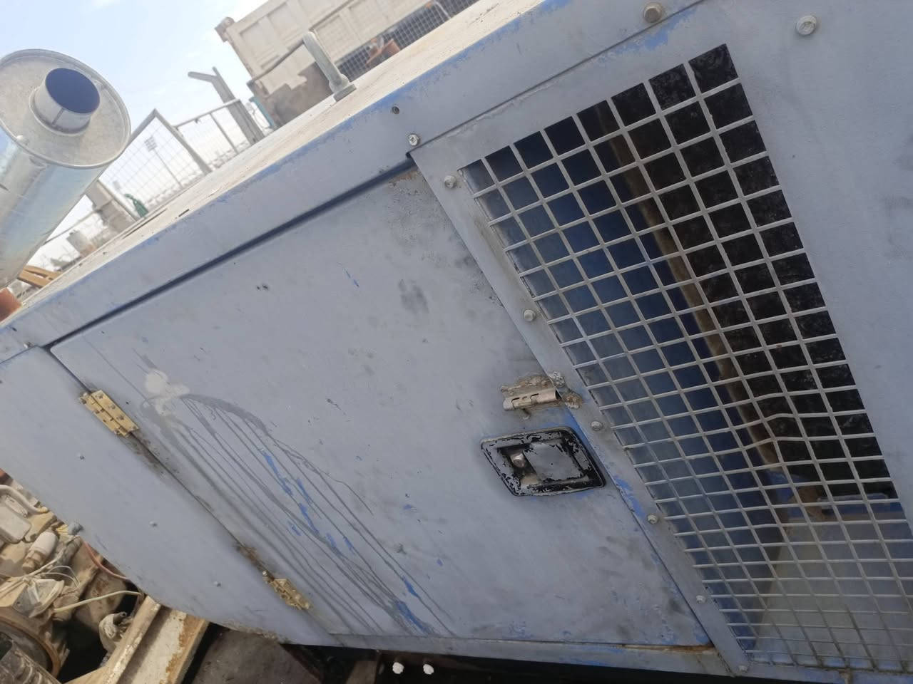 مولد كاتم جوندير 3بستم 33 كيفي تشغيل اوتو تانكي داخلي شرط الشغل والحمل سعره 23 ورقه مكاني حله ***********
