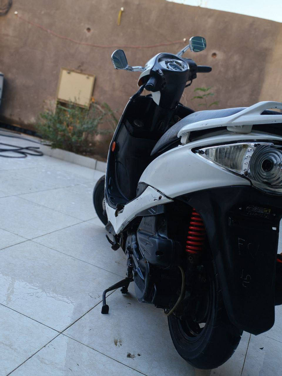 سلام عليكم دراجه جي فور البيع كلشي شغلا بيها سعر375وبيه مجال المكان الناصريه مركز  ***********
