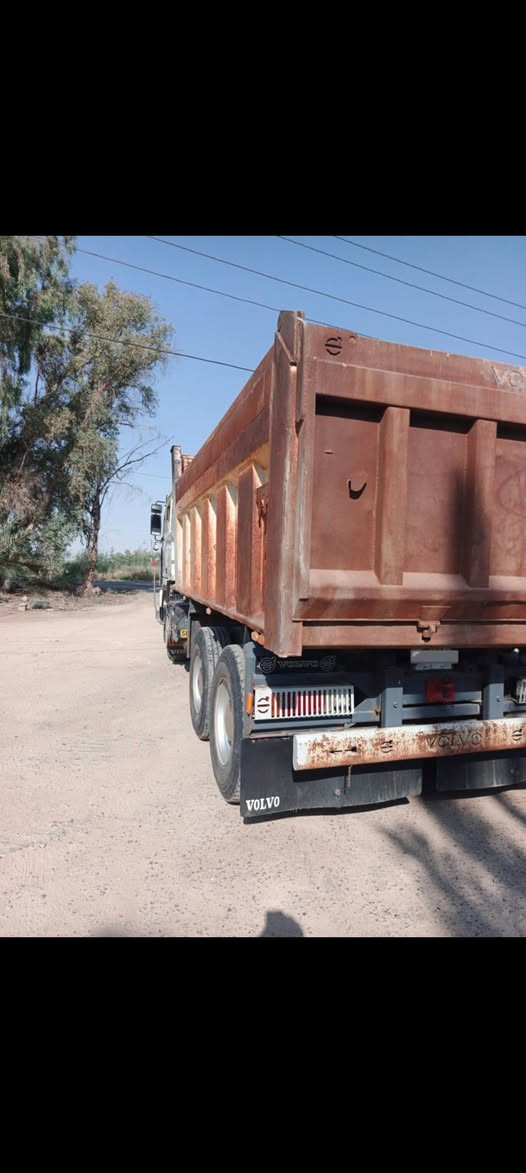 فالفو موديل 92 مكفول محرك وكير ومجموعه وشاصي تحويل سياره جاهزه من كلشي السعر 220 وبيهه مجال للإتصال ***********
