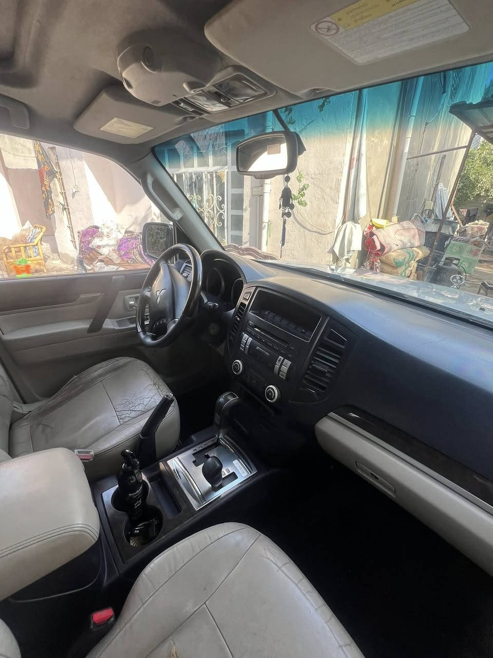 سلام عليكم باجيرو حبتور موديل 2010 رقم بغداد بيه قطعه صبغ جاملغ امامي محوره غاز
السعر 125وبيه مجال بصيط الاستفسار اتصال على الرقم ***********
