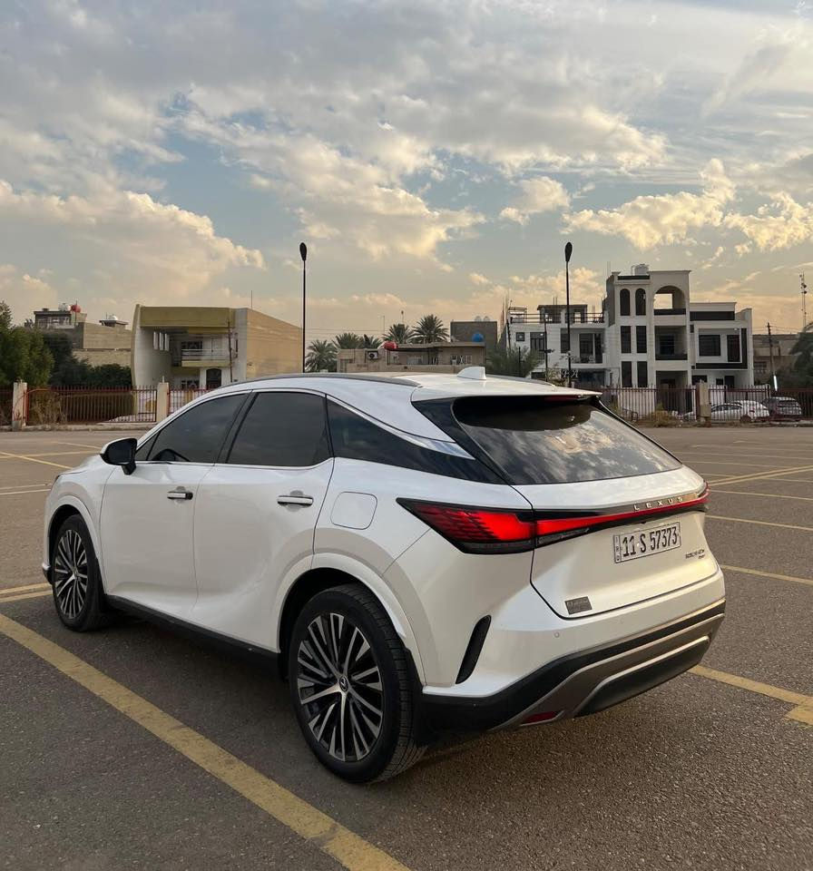 🚗 Lexus RX 350h — موديل 2023
حالة فوق الممتازة / نظيفة جداً / فخامة + اقتصاد

الممشى: (14,000) كم
اللون الخارجي: (ابيض صدفي )
اللون الداخلي: (ابيض)
الدفع: AWD
المواصفات:
 • هايبرد اقتصادي جداً
 • شاشة كبيرة وتطبيقات حديثة
 • كاميرا خلفيه
 • رادار + تنبيه خروج المسار
 • بصمة تشغيل
 • شحن لاسلكي
 • LED كامل
 •     مقاعد مريحة مع تبريد/تدفئة
الضرر : صبغ نصف الجوملغ المامي والباب المامي صبغ ونصف الباب الخلفي

💰 السعر المطلوب: ($36,000)وبيه مجال
📞 للتواصل: 
***********
***********
او زيارة موقع شركة الناجح العالميه بغداد حي الجامعه نفق الشرطه مقابيل مختبر الرازي

