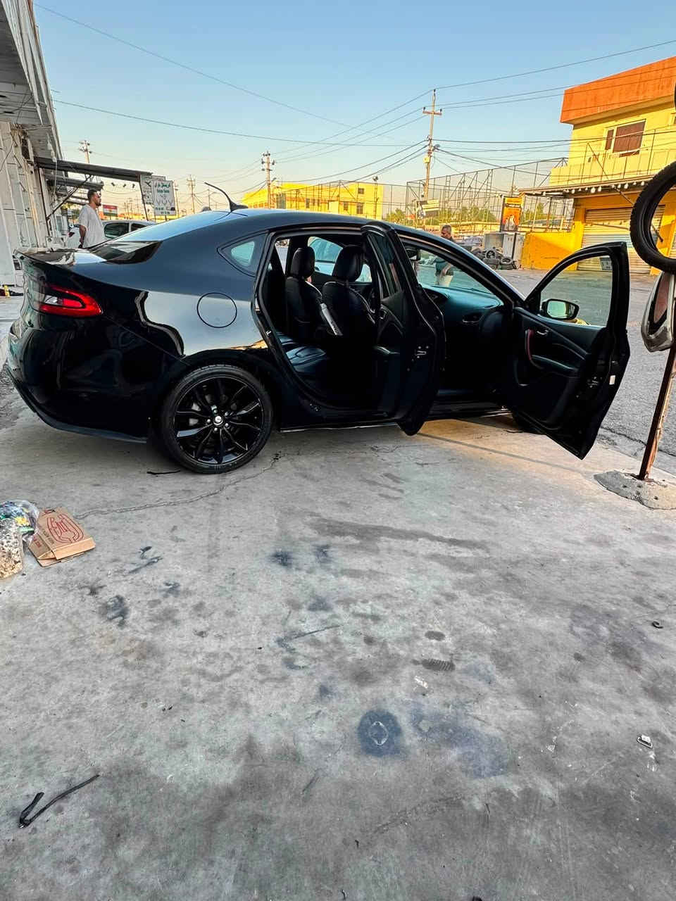 دوتش دارت الاعلى بفئتها رياضي
السياره بحاله ممتازه كير ومحرك بشرط
محرك 4 سلندر 2400cc اقتصادي
فرش جلد رياضي
كشنات كهربا
فتحة سقف
بصمه
كشنات تدفئه
تحكمات ستيرن
تشغيل عن بعد
تثبيت سرعه
الضرر : باب خلف السكن وشبر يم تانكي البانزين 
السعر 9000$
للتواصل وتفاصيل اكتر على رقم ***********
