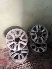 ويل كب لاندكروز حجم 17  كلشي مابيهن سعرهن مناسب اتصل 07707987326