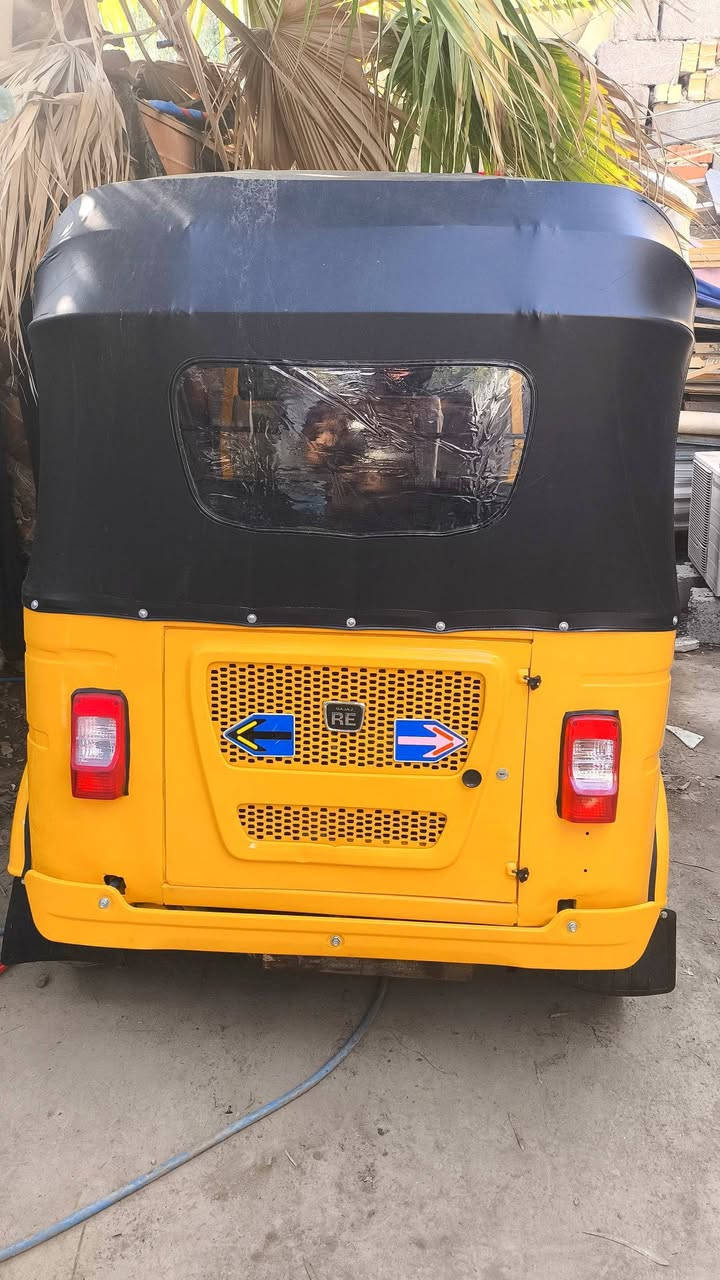 سلام عليكم
تكتك 21 للبيع 
مرقم وسنويه رقم بغداد تحويل شوكت متريد

تكتك مصبوغه عام للجماليه جان بيهة ضربات بالبدي خفيفه وانصبغت عام فرن حراري ***

التكتك بيهة تخم بنزات وعنابير وفلنجات يعني بريكهة بالمكان وتايرات وغرفه كله جديد وتخم جوزه كامل هوه والقفاله 

كهربائياتهة بلاديه وكلهة شغاله

 التكتك معمره تعمير كاااامل يعني مناقصهة كلشي وقطرت خياس مابيهة شغل واطلع مكينتهة خرسه نكره 

السعر 7100 وبيهة مجال تجي وتؤمر

مكان بغداد شارع حيفا ***********
