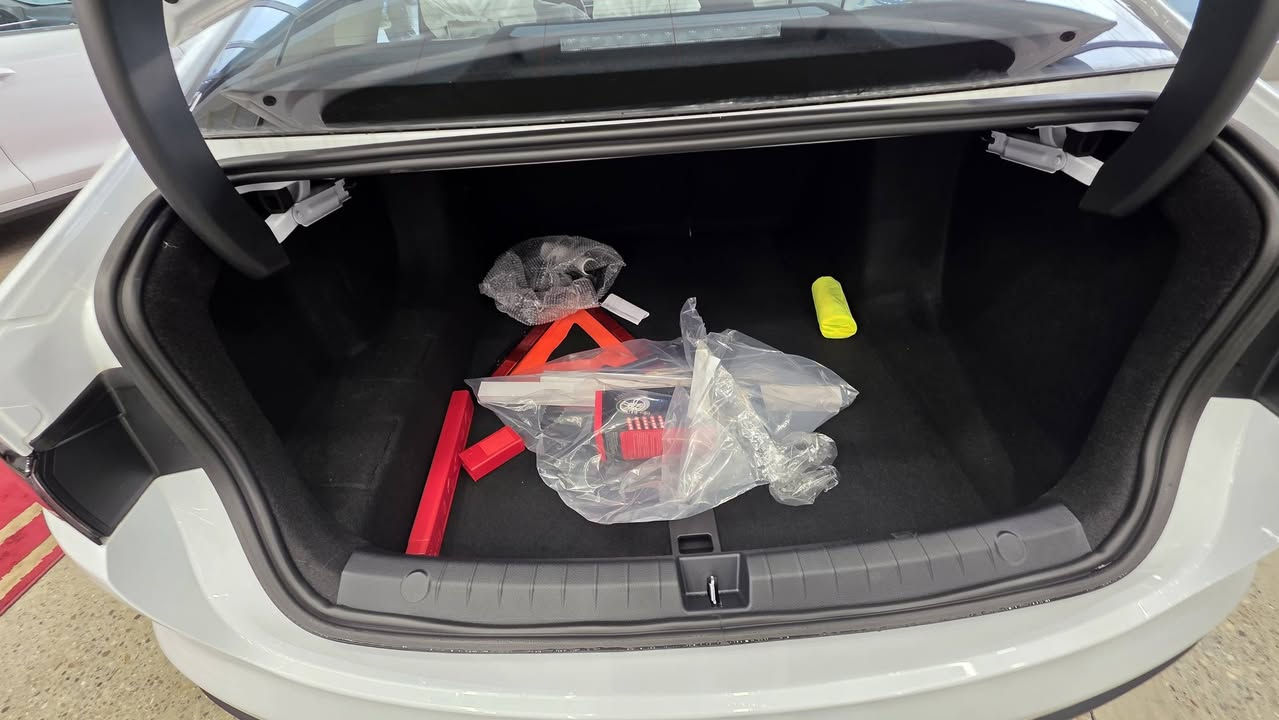 تحية طيبة يتوفر  BYD SEAL 05  سيل 5
يتوفر برقم ✅️
وبدون رقم ✅️
المواصفات: 
كامرة✅️
حساسات✅️
فول Led
ويل كب اسود
كشنات جلد
وباقي المواصفات معروفة✅️

للتواصل : ***********  تواصل (واتساب) فقط فقط✅️
العنوان : بغداد -البياع
