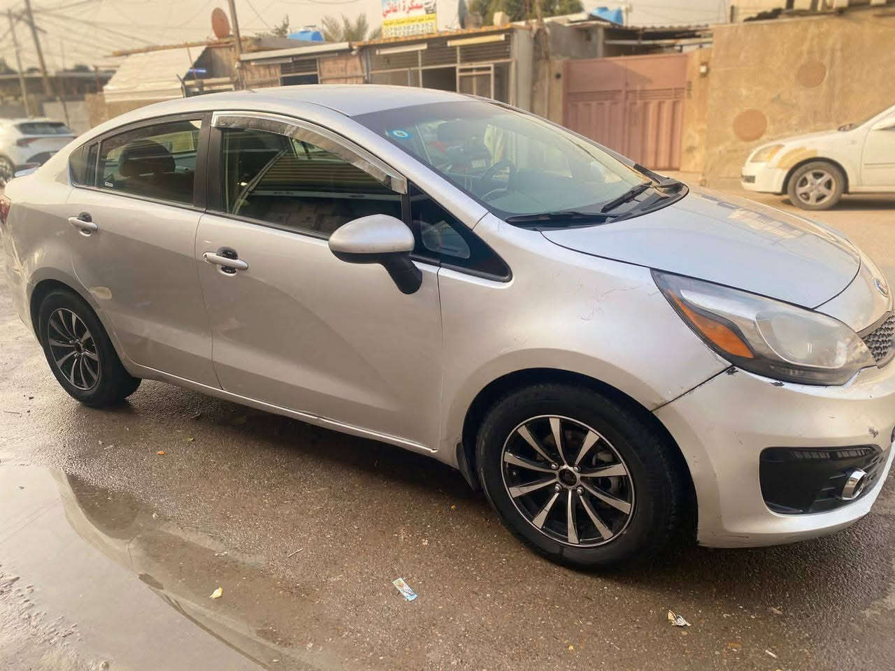 السلام عليكم
كيا ريو موديل ٢٠١٧ انبار باسمي سنوية و هزة وارقام جدد لحد ٢٠٣١ مستورده على ايدي وارد امريكي بيه جاملغ امامي فقط مشدود اصلي بدون دواخل والباقي مكفولة ماشية ١٣٠ كيرمحرك تبريد صدر جديد ويل كب كير عادي سبورت ٧ نمر مع البك نظام شاشة تقرا نمر 
مستعجل على البيعة 
العنوان بغداد المهدية الثانية 
***********
