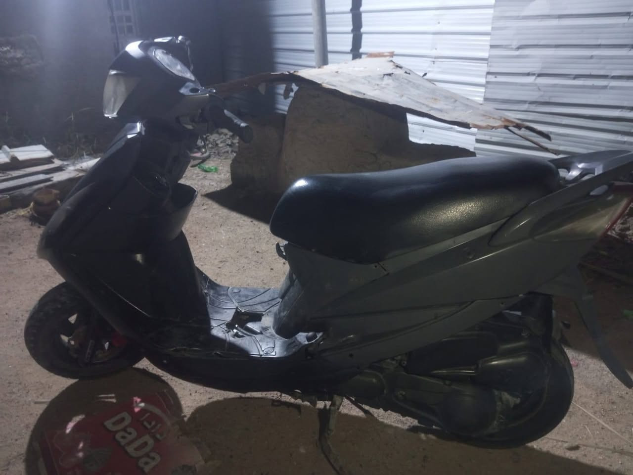 دراجه للبيع جانت تشتغل مابيها شي فتحت صونده مال بانزين وشديته نوب ماشتغلت ***********
