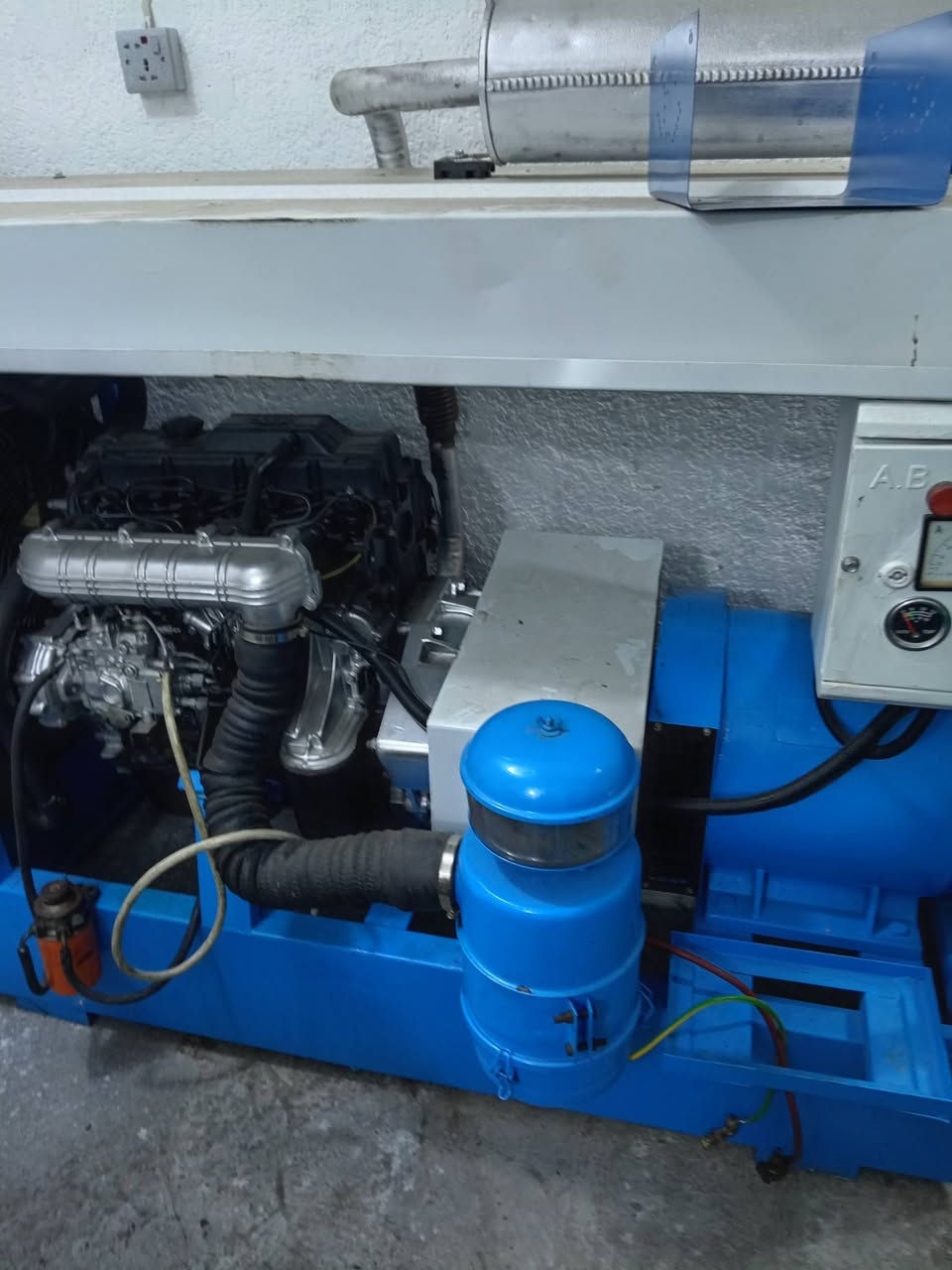 مولدة كيا للبيع ٣٠ كيفي نظيفه جدا سيت بلادي للبيع بغداد ***********
