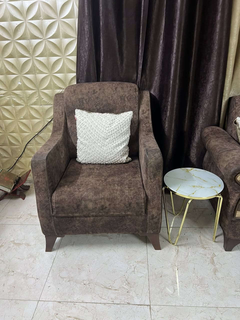 سلام عليكم توفر يمنه تخم تركي 100 بل100 ابو السرير 12 مقعد نضيف جدا وبسعر جدا مناسب ب 650 وبي مجال رقم التواصل ***********
