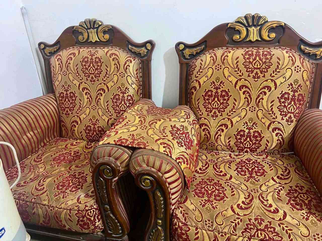 غراض للبيع
نص تخم مع طبله وسطيه 

سرير أطفال تركي عدد2

غرفه تركيه 

‭***********‬
