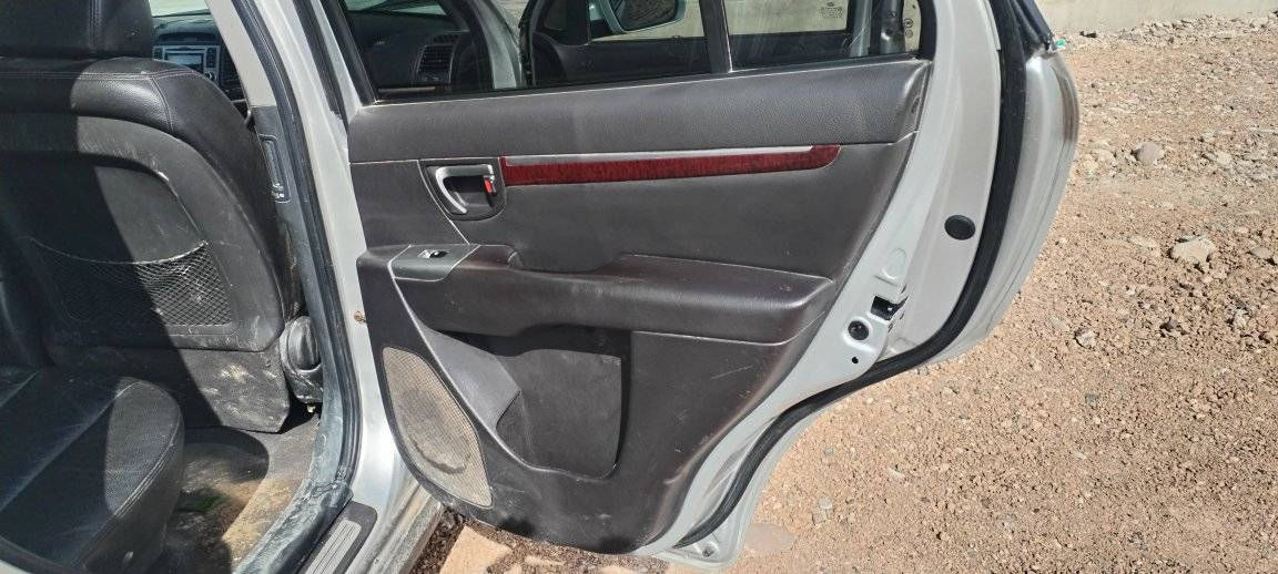 سنتافي ادوات ٢٠١١ محرك كاز
كهربائيات شغاله كلهه مابيهه نقص
تدفئه تبريد شغاله
تايرات الاربع جدد
كير محرك صدر كفاله عامه
السعر ٤٥ وبيهه مجال حك الجيه
مكاني الحاج علي ***********
