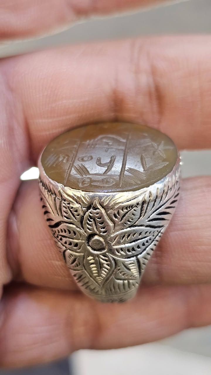 محبس قديم شرف شمس اعتقد ما عرف بطلاسم للبيع فضه ثقيله جدا


**إذا كنت صاحب هذا الإعلان وتريد حذفه لأي سبب، رجاءا أرسل رسالة إلى الدعم الفني**