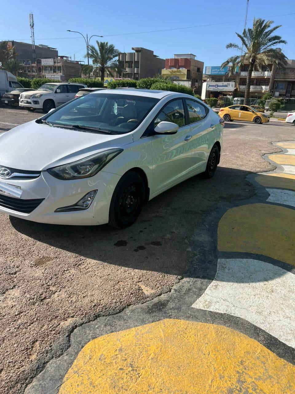 السلام عليكم النتره خليجي موديل ١٥ محرك ١٨٠٠ دوش بيها صبغ جاملغ وبنيد سونار مكان سياره بغداد  سعر ١٠٥ وبيها مجال ‭***********
