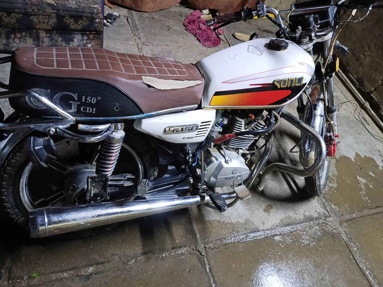 السلام عليكم دراجة ايراني 5 كير مديل 23)اوراقها كاملة كمرك مالهة مدفوع( دراجة شغالة كهربائيات شغالة سلف مالهة يرادلة كتف شغال  دراجة شوفت عينك الي بل صورة مكاني بغداد البلديات *********** اتصال فقط
