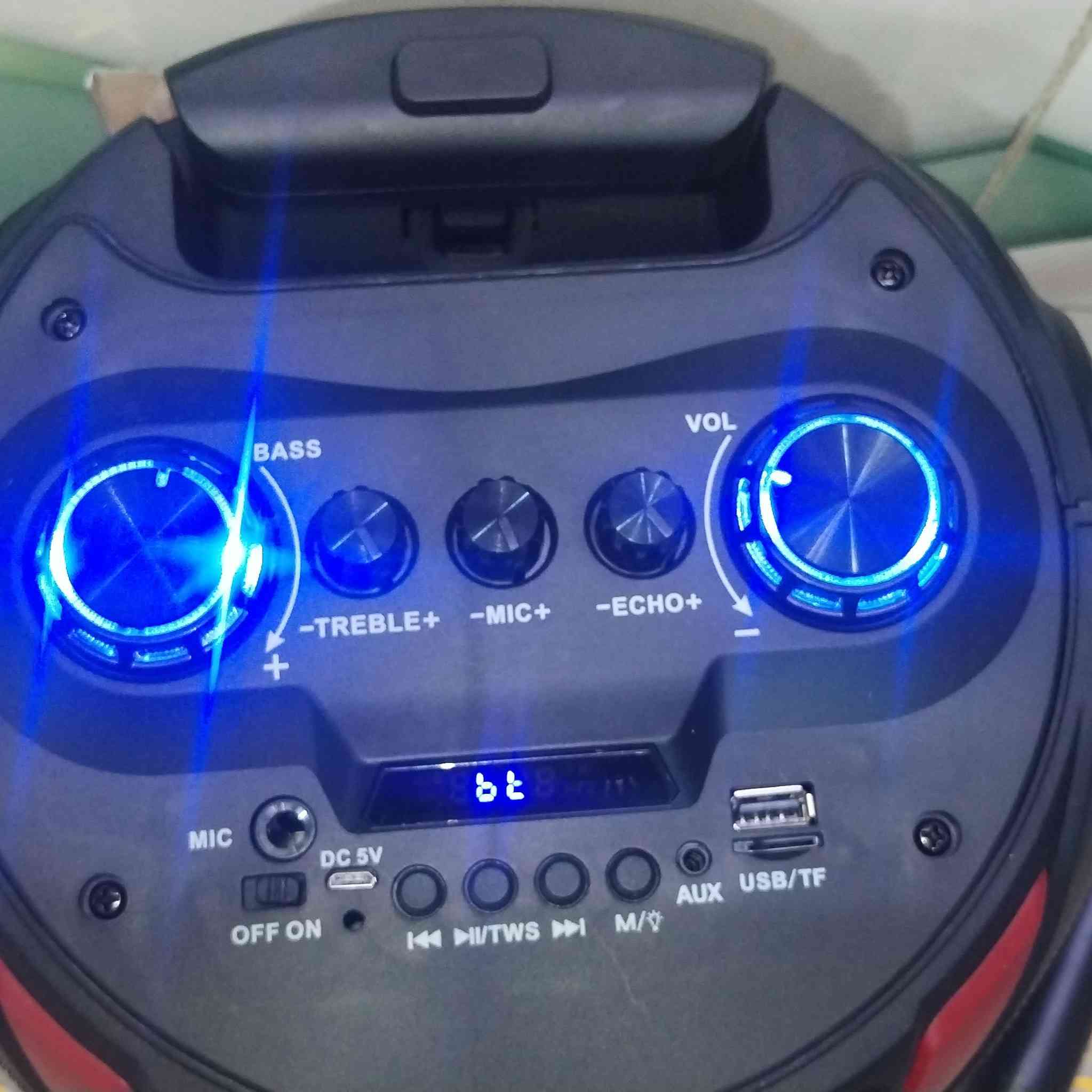 سبيكر 8 انج ضخم
فول مواصفات  
بلوتوث  ..   رام  ..  فلاش رام  ..  اواكس 
راديو  ..   مايك واير ليس  ..   ريمونت تحكم 
نشرة الوان متغيرة  
يدة  تحكم  ..  اطارات 2 لسهولة الحركة 
بطارية 3600 
40 الف دينار واصل جميع المحافظات 
للحجز خاص او  وتساب
***********
