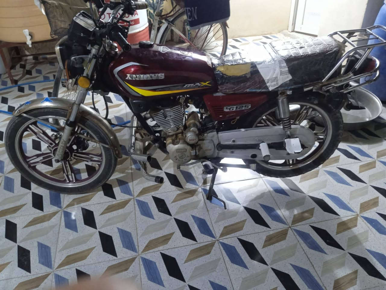 السلام عليكم دراجه سيفون للبيع موديل 21 دراجه مقفوله كفاله عامه حلوه السعر 500 وبيها مجال واللي عنده تايجر مراوس يراسلني خاص واللي يريدها يتصل على هذا الرقم‏‪***********‬‏
