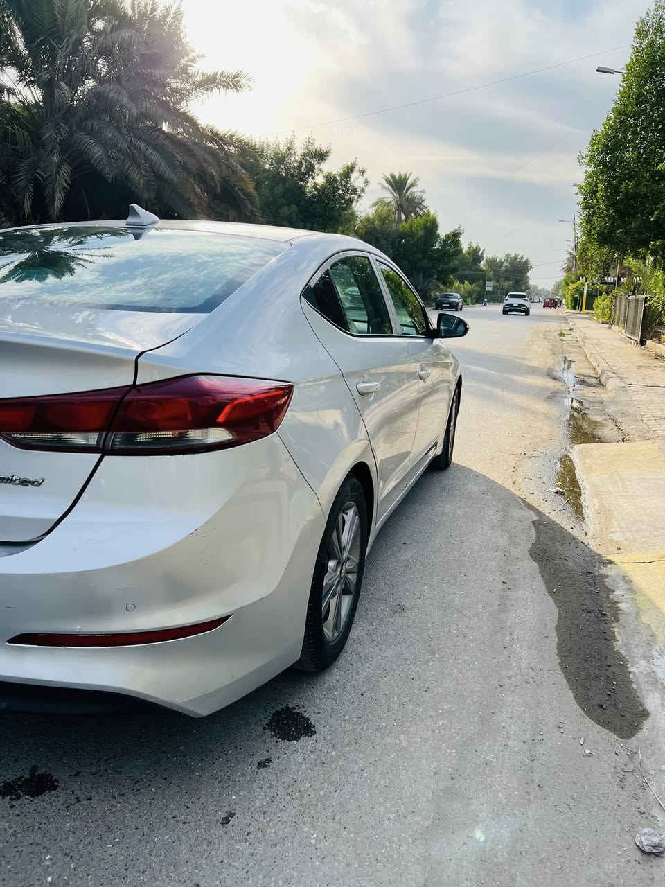 النترا موديل 2017 امريكي سياره كلين لمتت فول مواصفات بصمه. تحكمات فتحه تشغيل عن بعد  حادثها دعاميه اماميه بدون دواخل فقط محرك دوش 200 المرغوب ماشيه 138 الف كم رقم انكليزي السعر 137 مكان السياره بغداد لتواصل ولاستفسار *********** ولاتساب ***********
