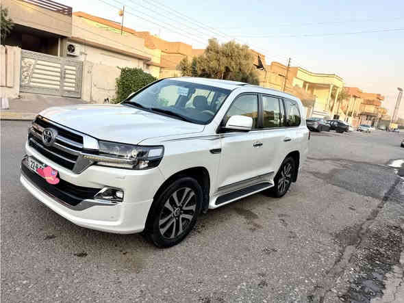 لاندكروزر 2019 كراند تورينك جيهان درجة اولى محرك 8 سلندر 
ماشية 99 الف بسمي سيارة سنوية هزة رقم فحص مروري كله جديده بدون نقص 
سيارة من دعامية الدعامية شرط فقط اقل من شبر تعديل بارد خفيف جدا حافة جاملغ لاغيره باقي سيارة كله شرط حتى دعامياتها شرط 
8 ارباك كشنات كهربائي اثنينهن وإشارات ترحيب و3 شاشات وحساسات امامي خافي جنطة خلفي كهربائي بصمة يدات بلادي نيكل لايتات اسود بلادي حجم إطار 20 تشغيل عن بعد
كشنات جلد تدفئة فتحة سلايت ثلاجة وباقي موصفات معروفه 
مكان سيارة كركوك حي عسكري سعره 540 بيه مجال للطيبين  ***********
