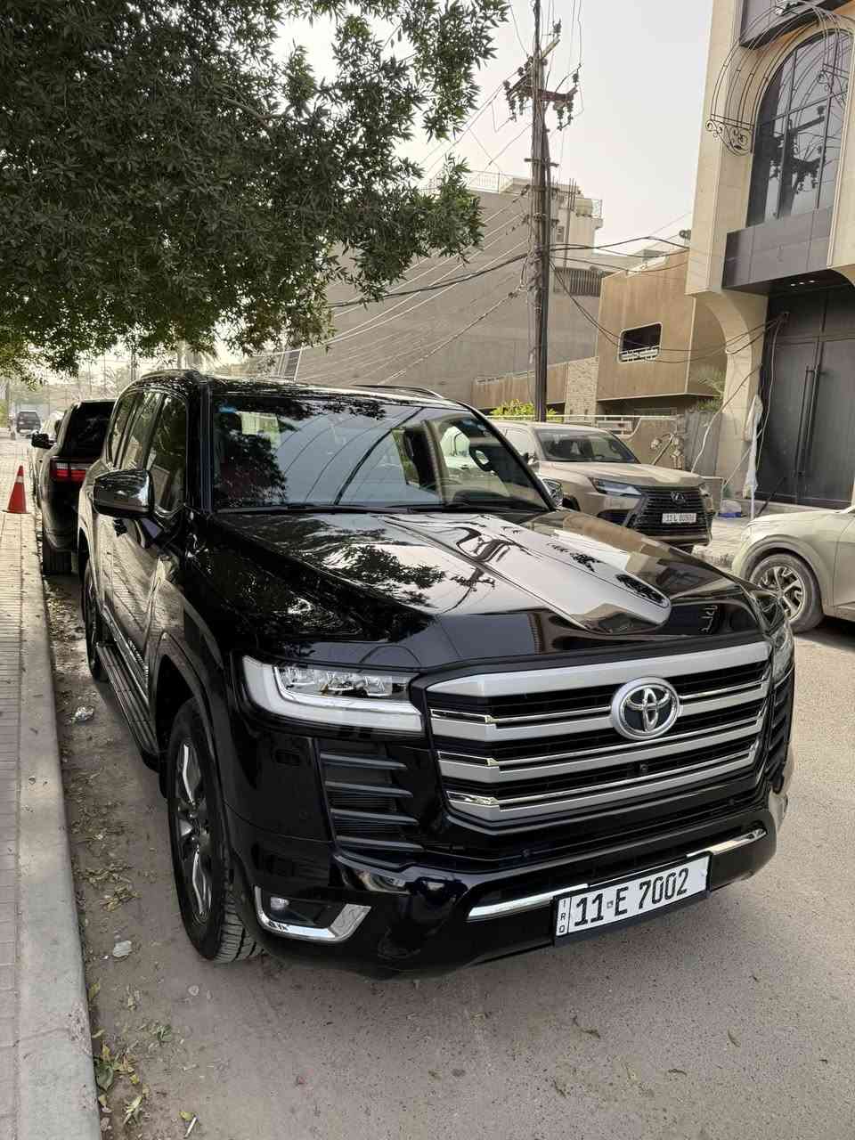 تويتا لاندكروز موديل 2023
الفئه : VXR  LIMITD   
الموديل :2023 
شركه : SAS ساز ام الضمان 
عداد المشي : 68 الف 
كفاله عامه
السياره مميزه جدا 
مواصفات السياره : اعلى فئة داخل احمر  واحد على واحد كامرات 360 درجه كشنات الخلفيه كهرباء رادرات 360 درجه اربع وضعيات قياده 
العنوان بغداد الجادرية
***********
السعر : 75.000 الف دولار
