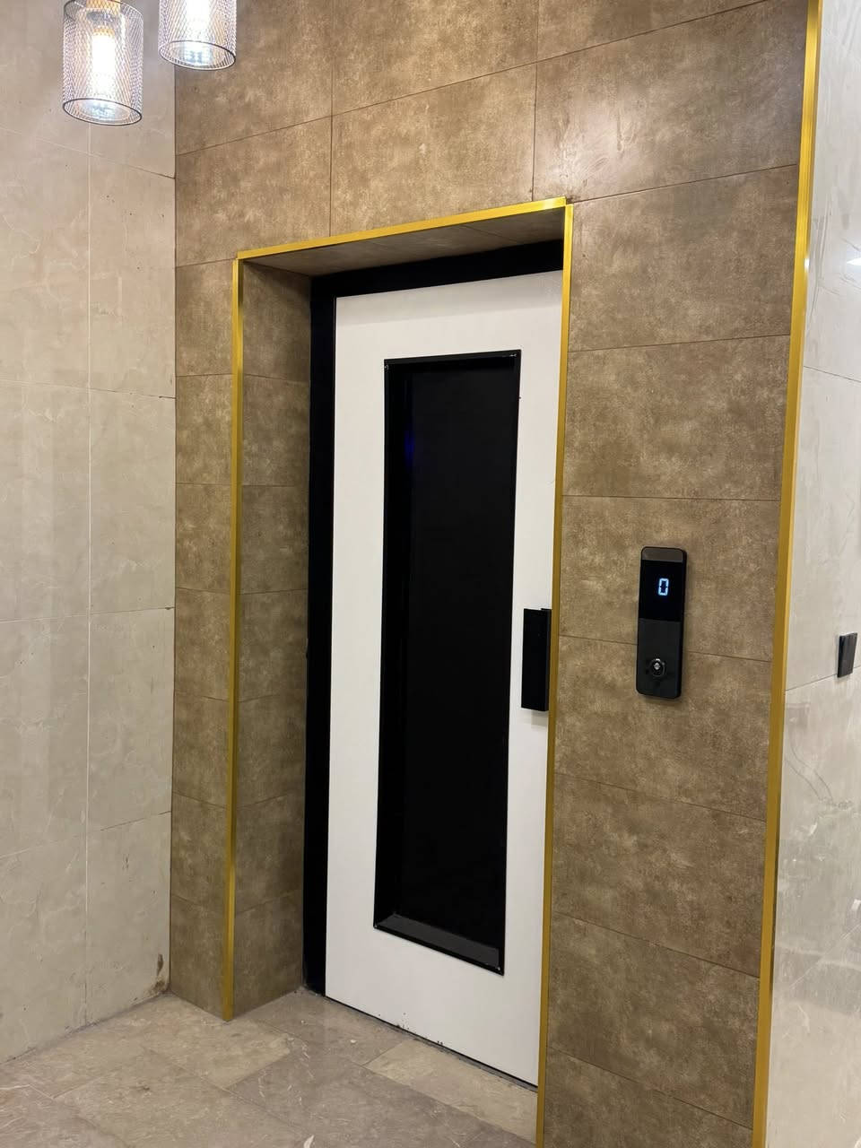 شقق حديثة  للايجار 

مواقع ومساحات مختلفة 

طابق ارضي امامي معزول 65 متر
طابق ثاني امامي  75 متر 
طتبق ثالث امامي 85 متر 
طابق رابع امامي مساحة 100 متر 

جميع الشقق تحتوي على مصعد شغال على مدار اليوم 

الموقع 📍
الاعظمية 📍
شارع عمر 📍
قرب قاسم ابو الكص 📍

السكن عوائل فقط 👍

للاستفسار ☎️

📞***********
