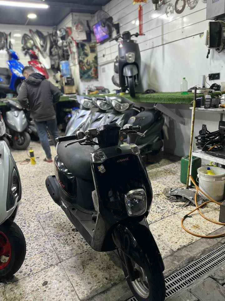 سلام عليكم دراجه بوليس نوزل حديث موديل 2014 دراجه جديد صارله 4تيام نازله من رمبه دراجه كفاله عامه كله بلاديه دهن مبدله جديد الي شراي يدخل خاص مكاني بغداد كاظمية رقمي ***********
