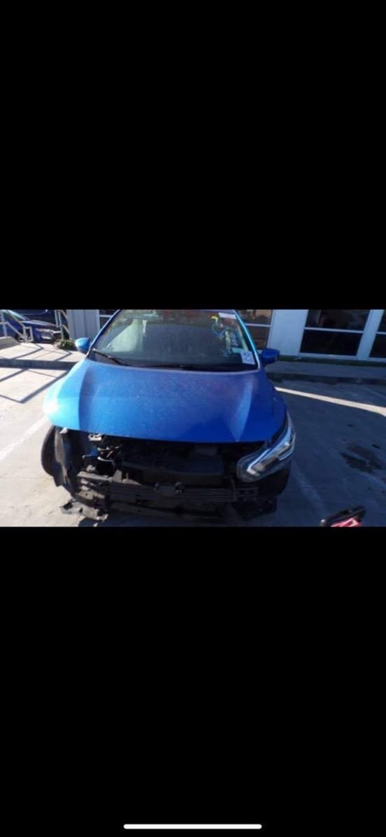 نيسان فيرسا 2021 _فئةSV 
بصمة
ماشية٨٦ ميل 
رادارات 360 درجة توقف تلقائي 
اندرويد اوتو +ابل كار بلي 
تحكم سترين +مثبت سرعة 
ويل كروم 
نقطة عمياء 
اشاير بالمري +حساسات 
حادثها جاملغ سكن مبدل نفس اللون بدون قطره صبغ 
بارد قطعتين صغيرات 
سعر 100 وبيها مجال بسيط حك الجيه 
للتواصل واتس اب فقط 
رقم ***********
