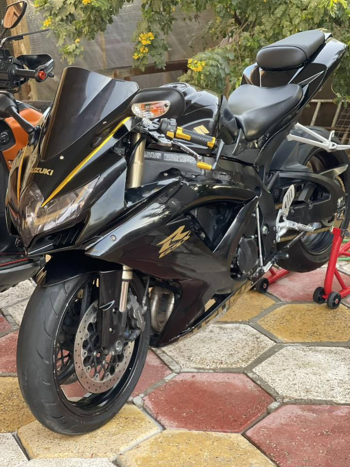 سلام عليكم جكسر محرك 600 دراجة اني مستوردهة من اليابان رايدهة ب42 مكاني ديوانية ***********
