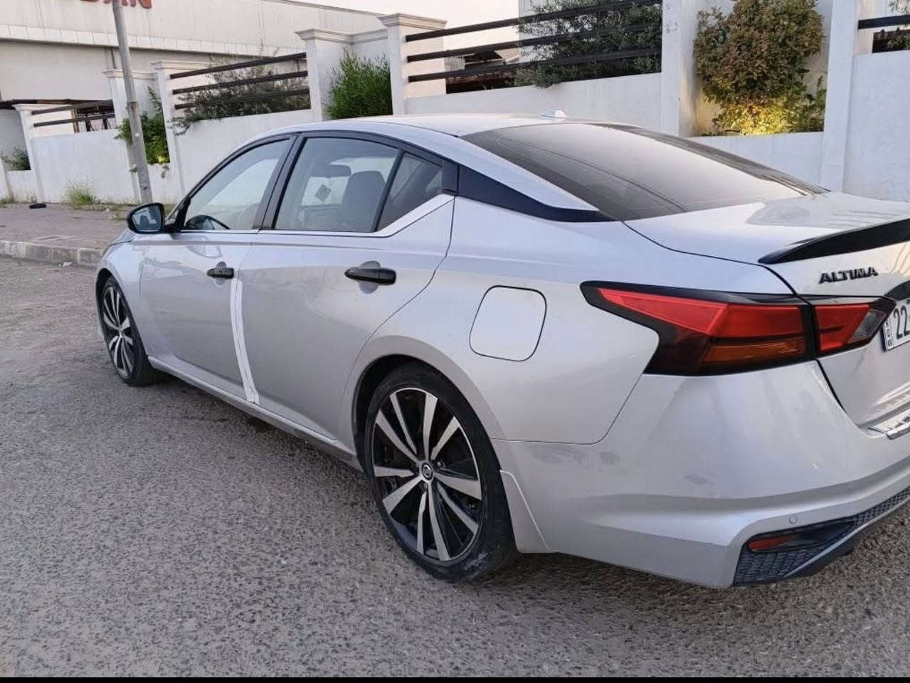 التيما2022 S R
رقم شانسي    1N4BL4CV7NN366410
***********
السعر 142مجال
درگا سايق جمالغي سايق ليوي بونيت روبعيكي بوياغه
