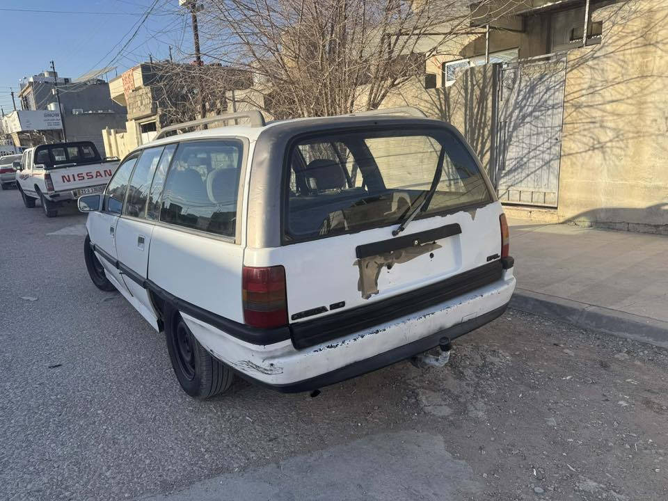 ئۆپل علوج مەکینە ٢٠ هەیکەلو ناوی زۆر جوانە گئڕ و مەکینەی بەشەرت کارەبای مەزبوتە ٤ تایەو ویلی لۆکی لە ژێرایە١٢ مەعمەلە گۆرینەوەش ئەکەم

***********
