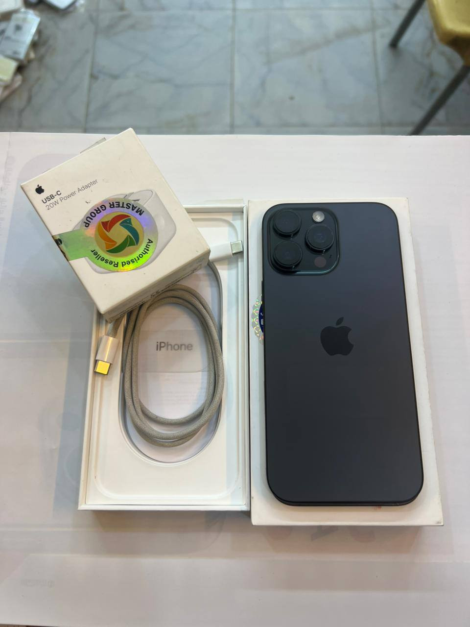 ايفون 16 برو ماكس 256
بطارية 100‎%‎‎
نضافة 100‎%‎
 مشحون 79 مرة فقط 
الجهاز شرق اوسط 
اخو جديد نضيف واستخدام قليل 
كامل ملحقات الاصلية شركة ماستر الاصلي 
السعر مناسب 
***********
العنوان القطاع شارع السوك مجاور عوينات الكرار 
مركز الشمس
