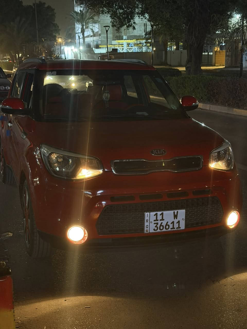 السلام عليكم  كيا سول 2016 وارد خليجي شركه الدوليه العراقيه مكينه 1.6 دوش كير ATشاشه وكامره اصلي وعداد 81 الف كيلو متر 

تحكم ستيرن و 3 سرعات حركه ستيرن وداخل جلد احمر ومرايا  اوتدم  ومري شفط و ويل 18  حساس خلفي اصلي مال شركه دوليه معروفه 
مكينه وكير وصدر امامي خلفي كله جديد وتخم تاير جديد  وتبريد كله جديد وسويجات ثنين وارضيات شركه
رقم بغداد هزا ورقم وسنويه جدد باسمي 
بيه صبغ شي قليل بل هلال  جاملغ الخلفي كلش قليل وعندي صوره قبل صبغ وبيه بارد شويه بجاملغ امامي 

وبقيه كله مكفول ومكاني بغداد حي الجهاد 
والسعر 126 ورقه ومجال  (***********)
