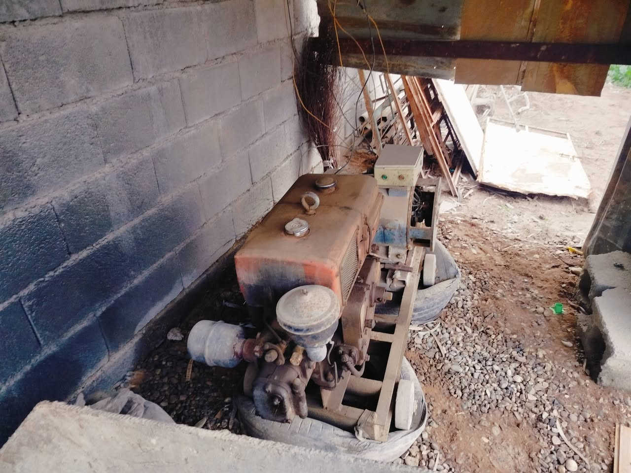 مكلف بالنشر 
السلام عليكم 

مولد كاز ڤيتنامي للبيع التبريد مالته راديتر شغال نص هندر الدبة تشغيل فوك السبع ساعات السعر مليون وبي مجال حك الجيه 
الاتصال على الرقم ***********
