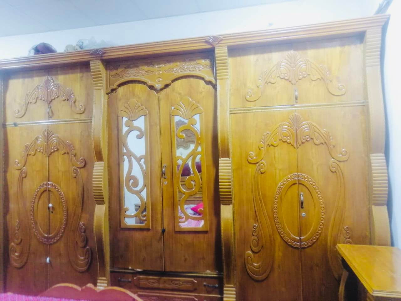 سلام عليكم غرفه أخشاب للبيع كدامكم نضيفه طابقين ٦ أبواب يرادلها بعض الملاحضات ترتيب بسيط تتكون من ٧ قطع سعرها مليون و ١٥٠  والشراي يدلل بيها مجال بدون المندر إذا ويه المندر يختلف سعرها  مكاني بصره جزيره *********** البصرة, العراق
