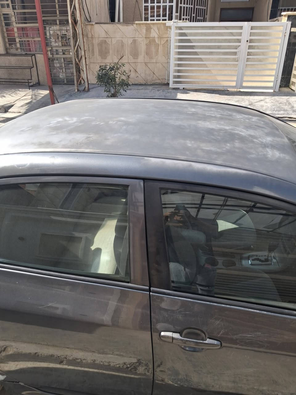 السلام عليكم ورمضان كريم 
كورلا موديل ٢٠١١ وارد امريكي حادثها جاملغ خلفي وباب مبدل نفس اللون  وجاملغ امامي مال السايق  مصبوغ بدون دواخل السياره ماشيا ١٦٠ تبريد شغال وثلج ابلادي تخم تاير  المكينه بيها صوت رواجز وفديو موضح كلشي  مكاني حي الجهاد السعر ٩٥
***********
