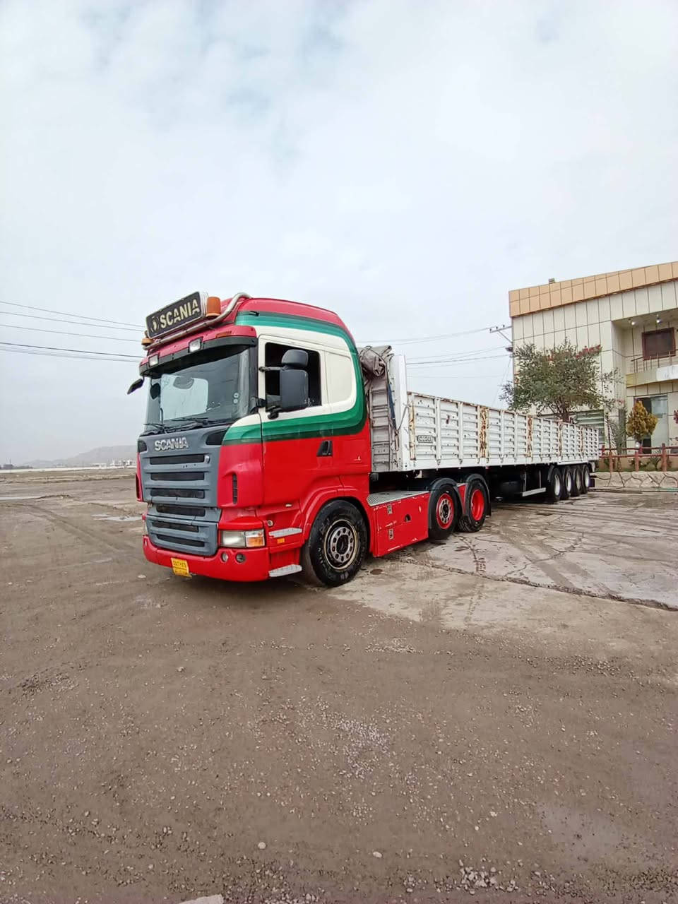 اسكانيا للبيع موديل 2007 فول مواصفات كير اوتماتيك رتيدر ثلاجه سنكل امامي جوبلس امامي اربع محاور عربانه شرط تحويل مكان سياره دوز اتصال ***********
