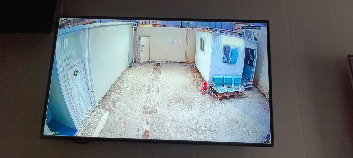 بسم الله الرحمن الرحيم
«وَقُلِ اعْمَلُوا فَسَيَرَى اللَّهُ عَمَلَكُمْ وَرَسُولُهُ وَالْمُؤْمِنُونَ 
          صدق الله العظيم

(الحمدالله تم تامين احد مواقع تابعة الى #وزارة #الداخليه   في بغداد  منطقة شارع فلسطين  )

منضومه  كامرات نضام انلوك تجميع من ماركه دهوا  الاصلي دقه 5 ميكا  فول كلر صور وصوت 

الموصفات :
 ✅كامرات  عدد 32 دقه  دقه 5 ميكا بكسل  حقيقي  ملون ليلي نهاري  دبل فلاش  
   من ماركه  دهوا  لاصلي وكاله ) 💯👌

✅جهاز xvrنوع  دهوا   الاصلي  دقه 32 ميكا  العربي الحديث 

✅بكره واير طول 250  متر
 عدد 4 بكرات  نحاس الاصلي المسلح  القطري 

✅هارد 12  تيره  البنفسجي الاصلي  

✅يو بي اس عدد 2 سعه 1500/ 220V  نوع شاهين الاصلي 

✅محولة خارجية سعه 2 انبير عدد 32 محولة

✅ راك حجم 6 يونت الثقيل الاصلي

✅ كيبل HD دقه 4K الاصلي  طول 5 متر

✅ ماوس لاسلكي الاصلي 

▪️مع ضمان 2 سنه   حقيقي صيانه وستبدال   في جميع ملحقات 

 ▪️نصب حترافي👌 و دقه في العمل 💯💯

‼️وتم ربط كاميرات على هاتف فقط حسب طلب زبون
عن طريق برنامج خاص شركه دهوا DMSS‼️

❗️❗️ملاحضه  اماكن الكامرات حسب طلب زبون❗️❗️
 
*********** مهندس يوسف 

🔴ومتوفر جميع انوع كامرات الاصلي وكاله 
بيع ونصب وصيانه جميع انوع كامرات 

🔴والعمل في جميع مناطق بغداد كرخ ورصافه 

ويوجد ايضآ توصيل في بغداد وجميع محافظات 

🔴ومتوفر كشف مجاني للموقع  

#كامرات 

للستفسار ***********وتساب 
#دهوا
#اسوار 
#هيكفجن
#شاهين
