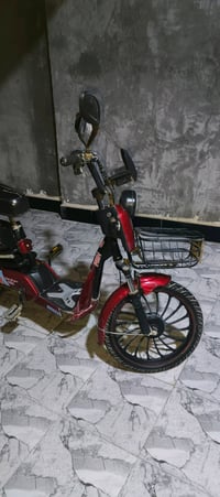 دراجة شحن • ٤ بطاريات • ريموت ما يشتغل