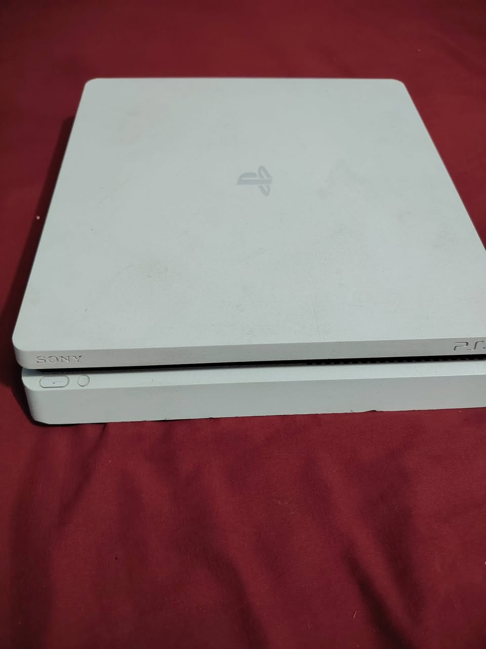 بلي 4نضافته ١٠٠ممفتوح يتين تجاري ويده اصلي مهكر بي 8لعبات مكاني بغداد سعره 240  ***********
