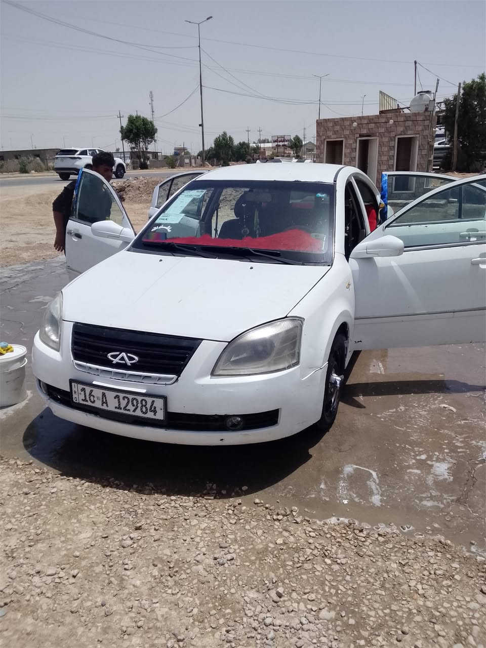 السلام عليكم شيري ١٣ سياره حلوه راعيها ديوانيه. مكينه وكير نضيفات تواخل حلوه سياره جازه وين ما يعجبك السعر ٣٢ وبيها مجال بصيط الاتصال *********** واتساب
