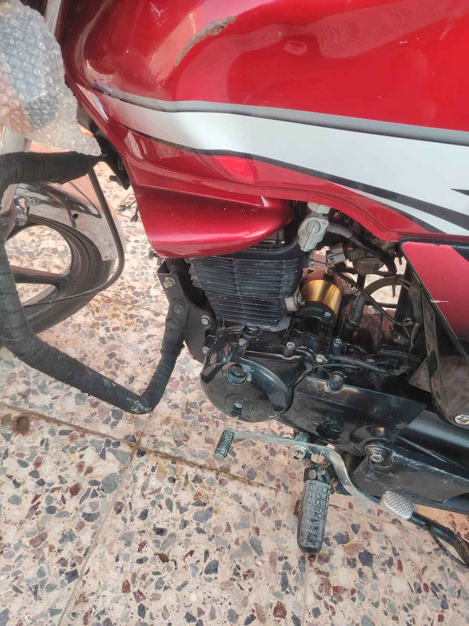 سلام عليكم دراجه للبيع هيرو بيه صوت بل محرك أوراق صولي مكاني كوت شارع نفط رقم الهاتف، ***********
