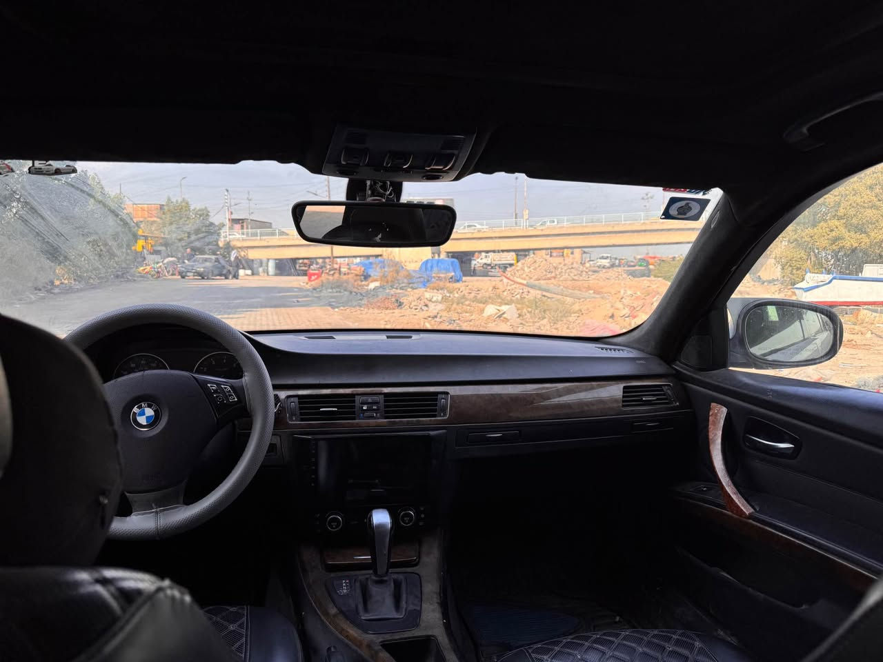 بي ام اي90موديل2009محدث2011مكينه530/52مبرمج رياضي سياره بلاديه بيها بس جاملق امامي مصبوق ولباقي كفاله جاهزه سياره سنويه بعدهي ماصاقطه راعيها موجود للمداور شراي يتصل سعر 79كرمة علي *********** البصرة, العراق
