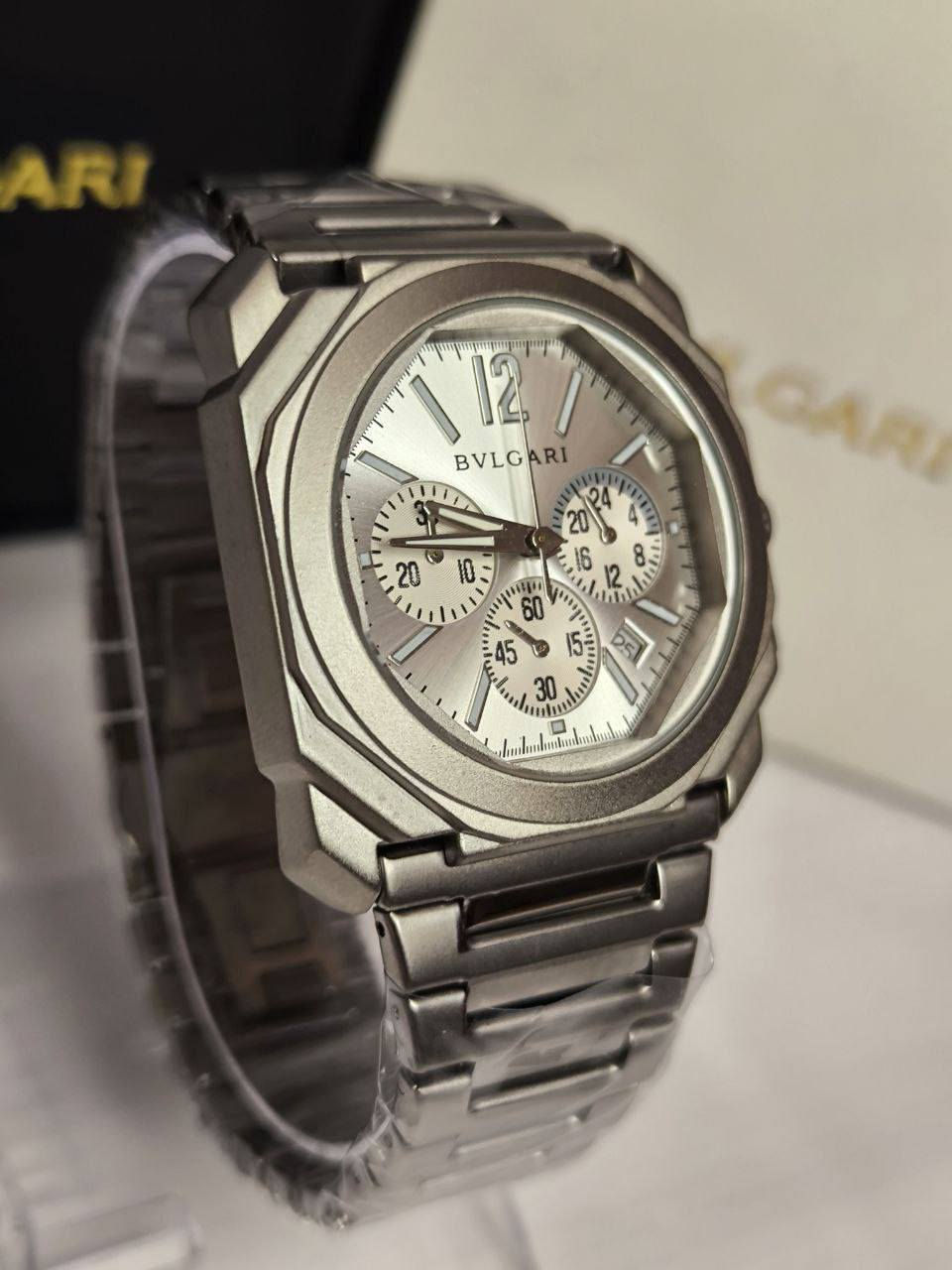 ساعة من ماركة بولغاري BVLGARI
تحفة فنية 
مكينة كوارتز ناعمة 
نظام ستوبوج ( جميع السناتر شغاله)
تيتانيوم بالكامل 
قفل فراشة 
زجاج زفير ضد الخدش مع طبقة مضادة للانعكاس 
ميناء سوداء فخمة مختمه سويس ميد 
ضد الماء والغبار 

ملاحظة متوفر قطعة وحدة فقط
قطعة كلش قويه وحلوة 🔥

السعر :40 الف ع اول 
للحجز والاستفسار يرجى مراسلة الصفحة


**إذا كنت صاحب هذا الإعلان وتريد حذفه لأي سبب، رجاءا أرسل رسالة إلى الدعم الفني**