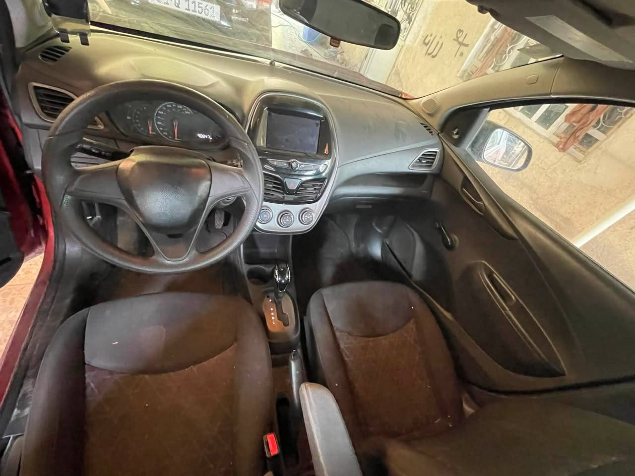 للبيع | Chevrolet Spark 2021 | وارد أمريكي 🇺🇸
تم تخفيض السعر لغرض البيع السريع

 السعر:80 ورقة (قابل للتفاوض بالمعقول بعد المعاينة)

📍 الموقع: بغداد – قرب مرور التاجيات 

سيارة نظيفة جدًا، اقتصادية بالوقود، مناسبة للاستخدام اليومي داخل المدينة، ومحركها و كير بحالة ممتازة.

المواصفات:

موديل 2021

وارد أمريكي

محرك اقتصادي 1.4L اقتصادي و قوي 

كير أوتوماتيك

ممشى 86  

اللون احمر مشمشي

شاشة تدعم Apple CarPlay و Android Auto 

كاميرا خلفية

بلوتوث + USB + AUX 

تكييف ممتاز

نظام ABS مانع انغلاق الفرامل

وسائد هوائية 

نظام الثبات الإلكتروني

حادث السيارة جاملغ ونص باب السائق وهنا بلعراق صار بيها جاملغ هم امامي ونص البنيد صبغ  

📞 للتواصل: ***********
