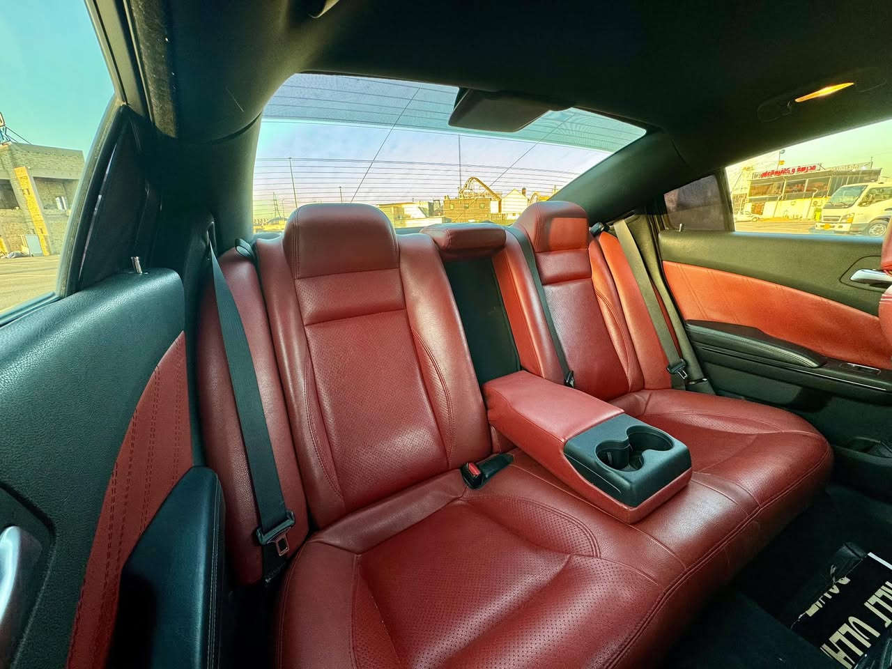 السلام عليكم 
2019 SXT
هذا رقم الشاصي 2C3CDXBG0KH668274
ماشية 75 ميل
رقم بغداد الجديد سنوية وهزة جديدة 
حادث جداً بسيط بنيد فقط ومبدل اصلي وصور الحادث بالمنشور 
محدث دعاميات وبنيد اصلي 
محدث السيارة ومبرمج عقل ومراوح وفاتح الفصلة 
تخم تاير جديد 
صدر جديد
باتري جديد 
ويل 20 
داخل جلد 
منضومة زنون مع لد متغير متحرك تحكم ع تلفون
ادامة كاملة للمنضومة الماء وماء اصلي 
ادامة كاملة غرفة احتراق وبانزين فقط محسن اخلي 
السيارة نضيفة واستخدام شخصي 
السعر 213 وبي مجال قليل 
مكان السيارة بغداد الحرية


**إذا كنت صاحب هذا الإعلان وتريد حذفه لأي سبب، رجاءا أرسل رسالة إلى الدعم الفني**