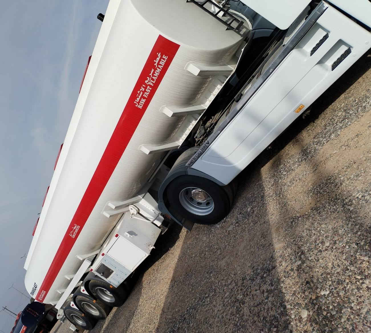 #اكتروز تريله صهريج للبيع 
موديل2004 
حجم 1844 
مواصفاته رتايدر تبريد حاكيه ثلاجه
 هورنات قفل مركزي بردات كهرب
 دشبول صاج سبلت صحراو
ي تانكي وعد خنجر 2016 محدث 2026
 جكه ماكو محرك مامفتوح  تخم تاير 
سنويه ارقام وهز جديد 
عنوان موصل برطله معرض #الحاج_فارس 
***********
***********
***********
