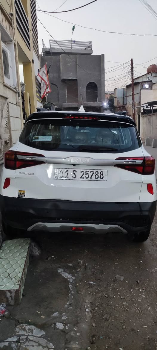 السلام عليكم
سيلتوس خليجي 2023 

مكينة ١٦٠٠ 

بصمة 

تشغيل عن بعد 

ابل ، اندرويد كار بلي 

كروز سرعة 

هواية مواصفات 

السيارة ماشية 40000 

بيهة طختين بس خفيفات 
الطخات كلهن يوكعن من السعر

***********
