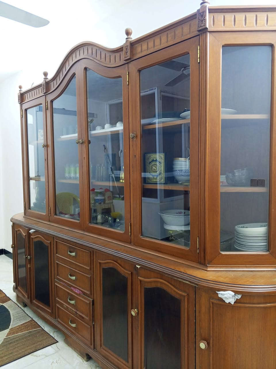 معرض لبيع مستعمل مع غراضه السعر 400 وبي مجال اتصال على رقم ***********
